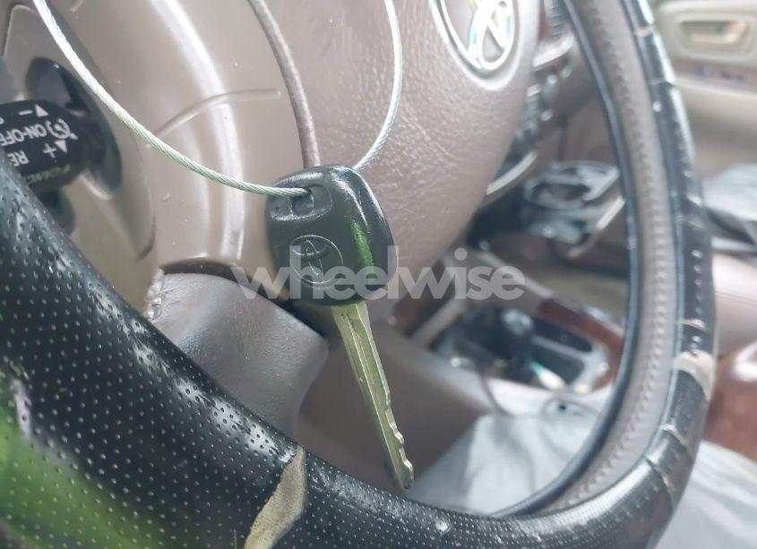 Photo 11 of 2003 Toyota Sequoia LIMITED V8 (VIN 5TDBT48A33S171475)