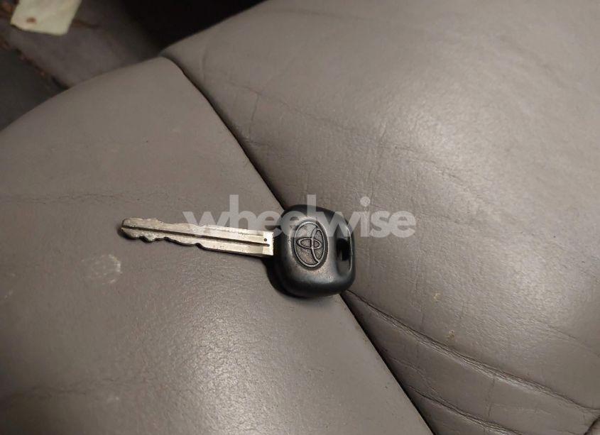 Photo 11 of 2003 Toyota Sequoia LIMITED V8 (VIN 5TDBT48A33S177406)