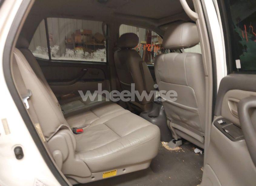 Photo 8 of 2003 Toyota Sequoia LIMITED V8 (VIN 5TDBT48A33S177406)