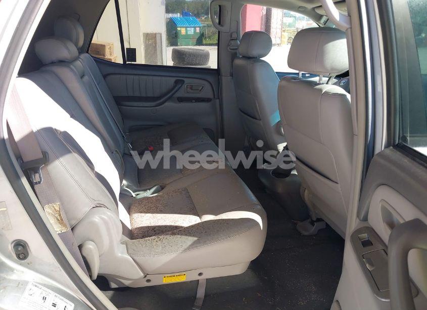 Photo 8 of 2004 Toyota Sequoia LIMITED V8 (VIN 5TDBT48A34S212110)