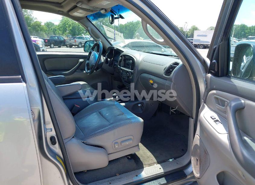 Photo 5 of 2004 Toyota Sequoia LIMITED V8 (VIN 5TDBT48A34S215573)