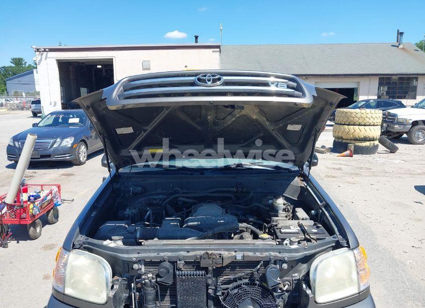 Photo 10 of 2004 Toyota Sequoia LIMITED V8 (VIN 5TDBT48A34S219834)