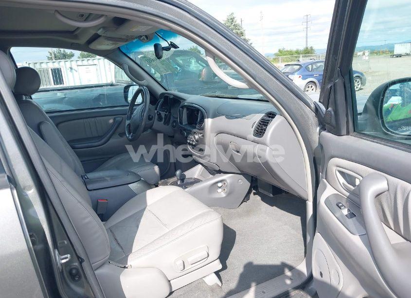 Photo 5 of 2004 Toyota Sequoia LIMITED V8 (VIN 5TDBT48A34S230459)