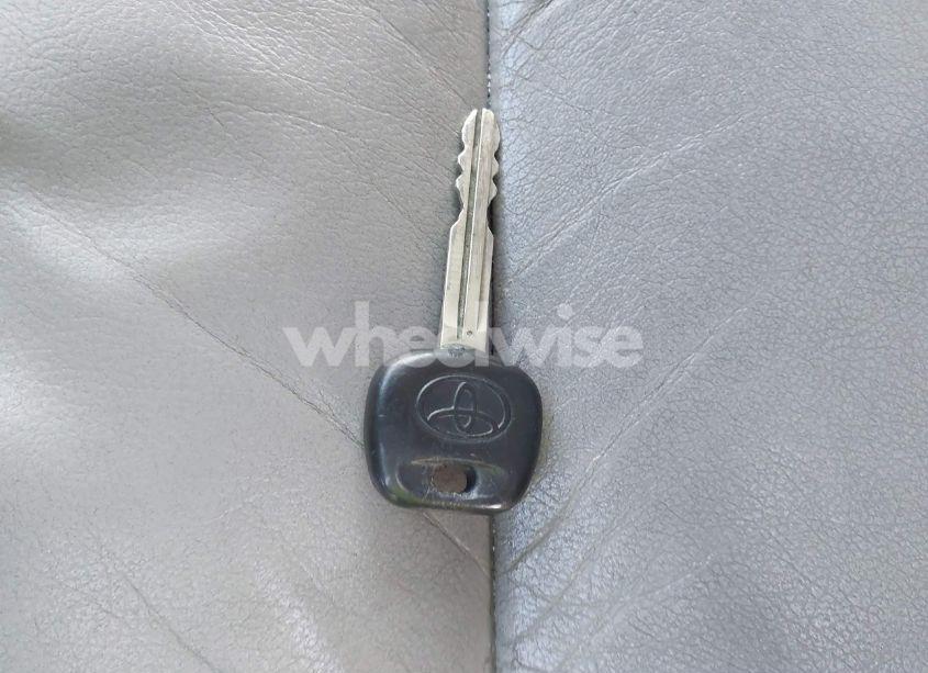 Photo 11 of 2004 Toyota Sequoia LIMITED V8 (VIN 5TDBT48A34S233460)