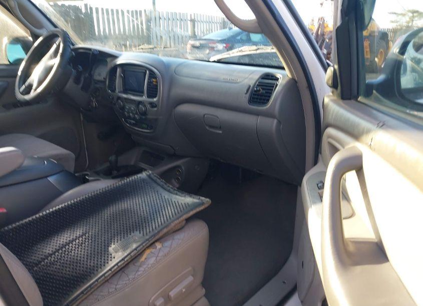 Photo 5 of 2002 Toyota Sequoia LIMITED V8 (VIN 5TDBT48A42S058679)