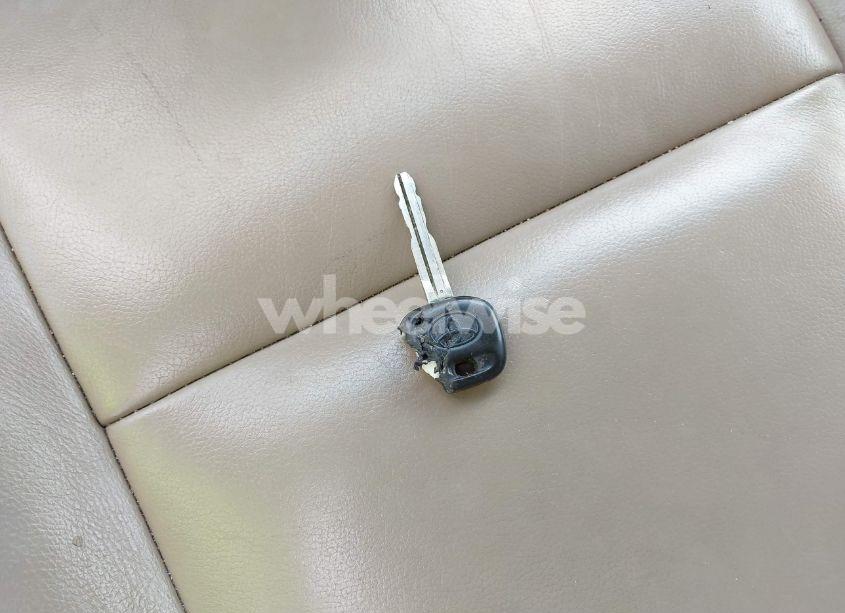 Photo 11 of 2004 Toyota Sequoia LIMITED V8 (VIN 5TDBT48A44S223892)