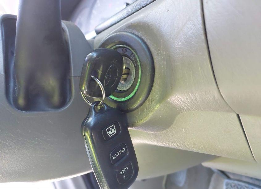 Photo 11 of 2004 Toyota Sequoia LIMITED V8 (VIN 5TDBT48A44S224895)