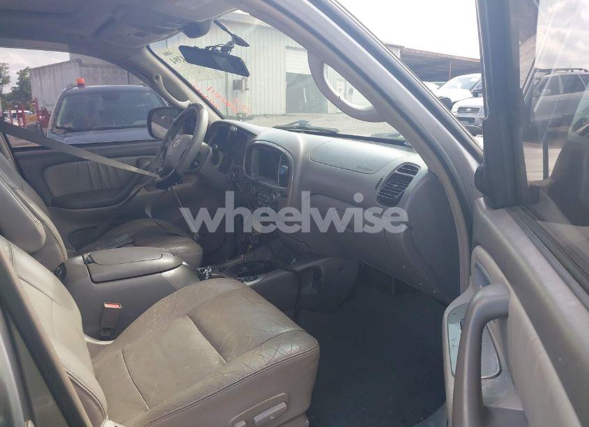 Photo 5 of 2004 Toyota Sequoia LIMITED V8 (VIN 5TDBT48A54S220841)