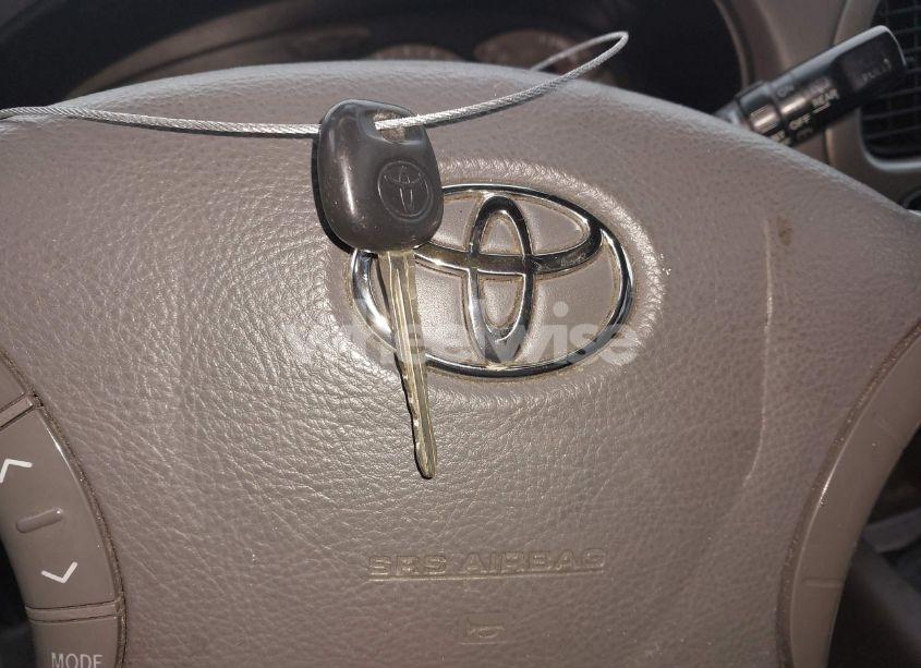 Photo 11 of 2004 Toyota Sequoia LIMITED V8 (VIN 5TDBT48A54S221066)