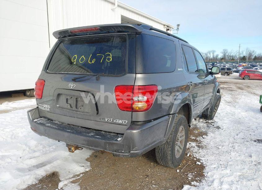 Photo 4 of 2004 Toyota Sequoia LIMITED V8 (VIN 5TDBT48A54S221066)