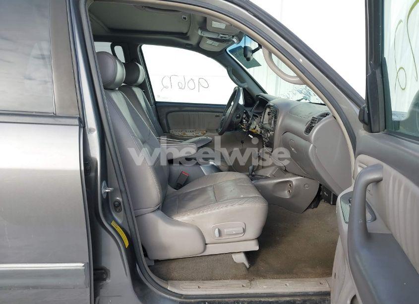 Photo 5 of 2004 Toyota Sequoia LIMITED V8 (VIN 5TDBT48A54S221066)