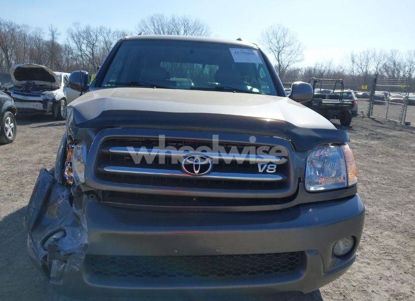 Photo 12 of 2004 Toyota Sequoia LIMITED V8 (VIN 5TDBT48A54S225327)