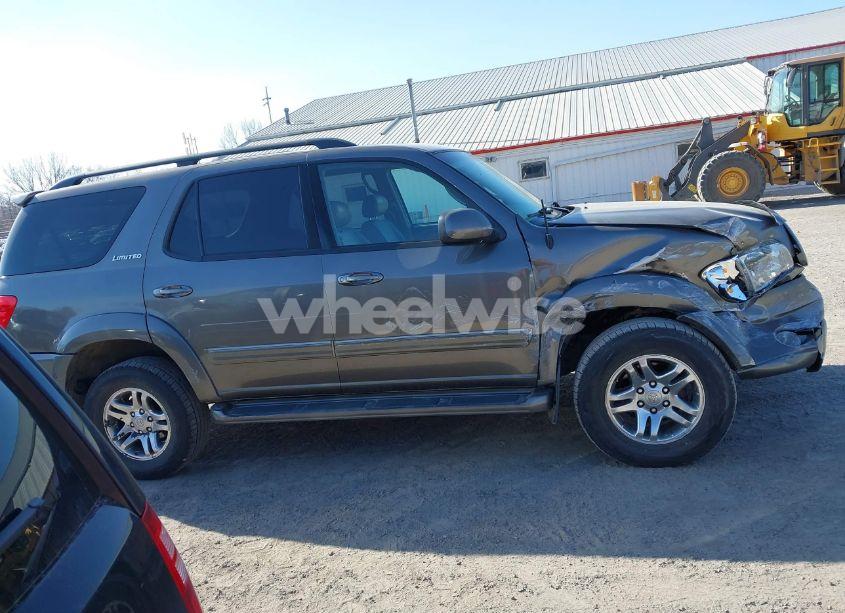 Photo 13 of 2004 Toyota Sequoia LIMITED V8 (VIN 5TDBT48A54S225327)