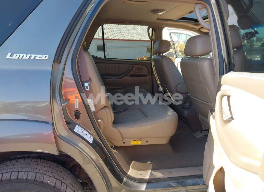 Photo 8 of 2004 Toyota Sequoia LIMITED V8 (VIN 5TDBT48A54S225327)