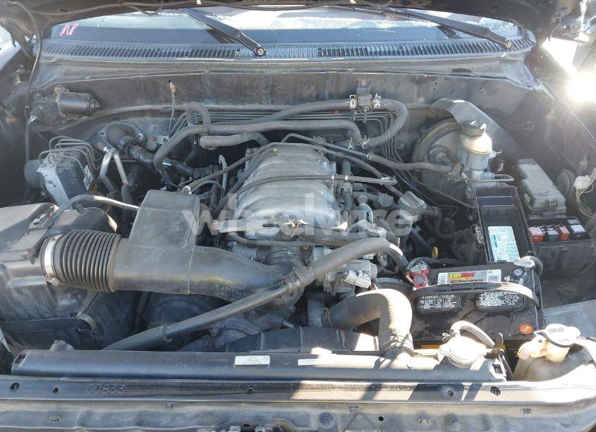 Photo 10 of 2002 Toyota Sequoia LIMITED V8 (VIN 5TDBT48A62S065455)