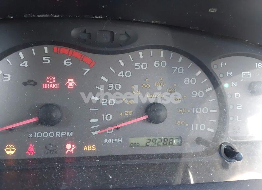 Photo 15 of 2002 Toyota Sequoia LIMITED V8 (VIN 5TDBT48A62S065455)