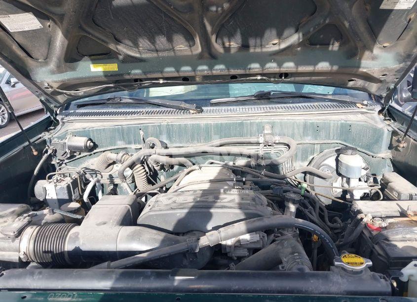 Photo 10 of 2002 Toyota Sequoia LIMITED (VIN 5TDBT48A62S075399)