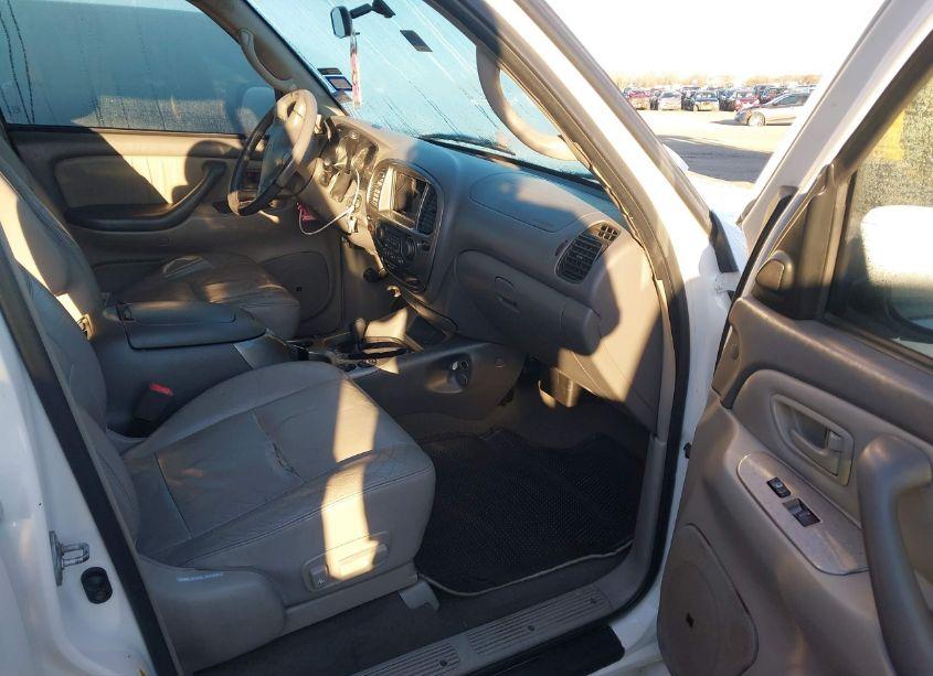 Photo 5 of 2002 Toyota Sequoia LIMITED V8 (VIN 5TDBT48A62S075581)