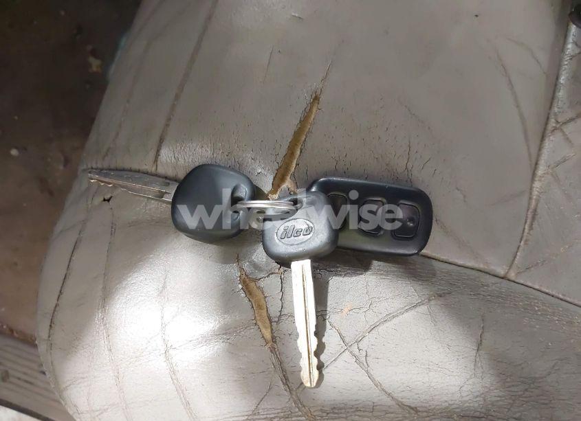 Photo 11 of 2001 Toyota Sequoia LIMITED V8 (VIN 5TDBT48A71S021849)