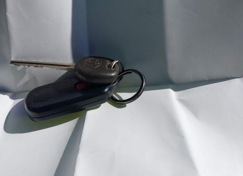 Photo 11 of 2001 Toyota Sequoia LIMITED V8 (VIN 5TDBT48A71S040045)