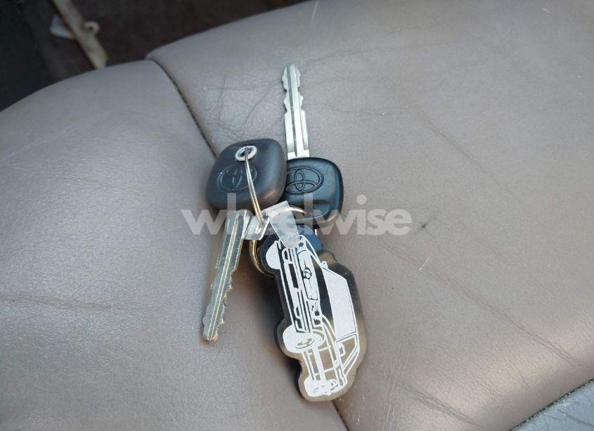 Photo 11 of 2002 Toyota Sequoia LIMITED V8 (VIN 5TDBT48A72S119796)