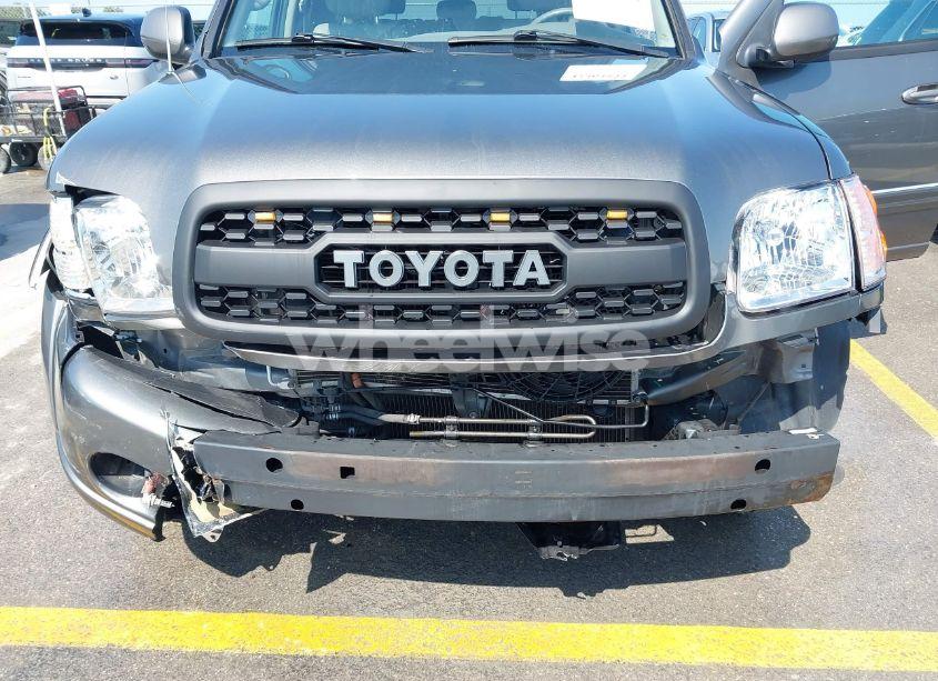 Photo 6 of 2003 Toyota Sequoia LIMITED V8 (VIN 5TDBT48A73S178820)