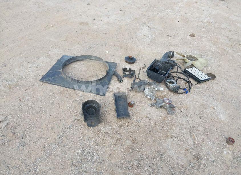 Photo 12 of 2003 Toyota Sequoia LIMITED V8 (VIN 5TDBT48A73S199716)