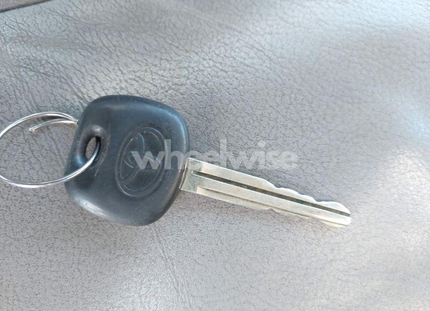 Photo 11 of 2004 Toyota Sequoia LIMITED V8 (VIN 5TDBT48A74S213549)