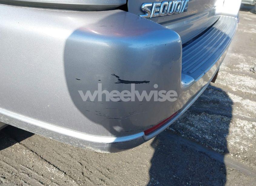 Photo 14 of 2004 Toyota Sequoia LIMITED V8 (VIN 5TDBT48A74S213549)