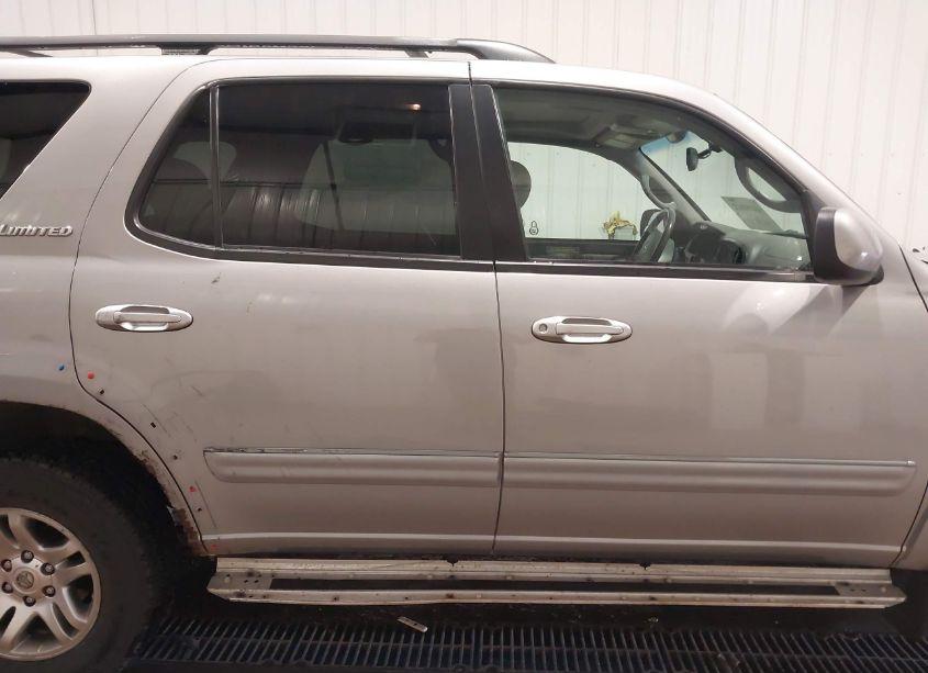 Photo 14 of 2004 Toyota Sequoia LIMITED V8 (VIN 5TDBT48A74S229444)