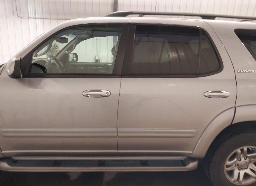 Photo 15 of 2004 Toyota Sequoia LIMITED V8 (VIN 5TDBT48A74S229444)