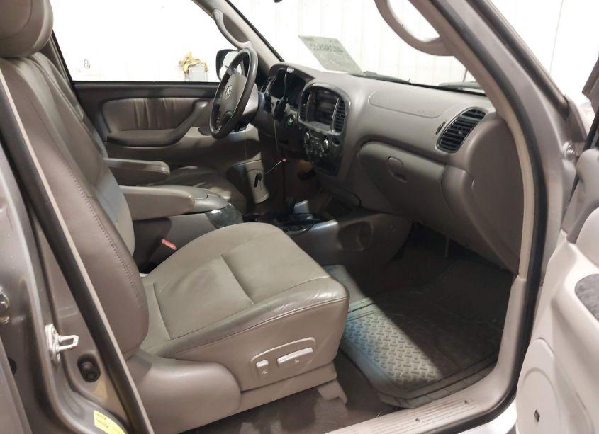 Photo 5 of 2004 Toyota Sequoia LIMITED V8 (VIN 5TDBT48A74S229444)