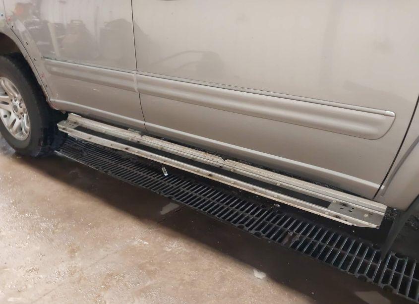 Photo 6 of 2004 Toyota Sequoia LIMITED V8 (VIN 5TDBT48A74S229444)