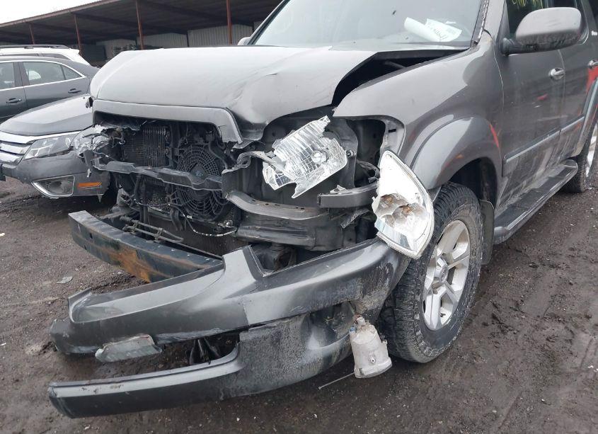 Photo 12 of 2005 Toyota Sequoia LIMITED V8 (VIN 5TDBT48A75S236444)