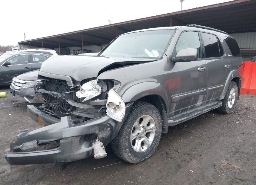 Photo 2 of 2005 Toyota Sequoia LIMITED V8 (VIN 5TDBT48A75S236444)