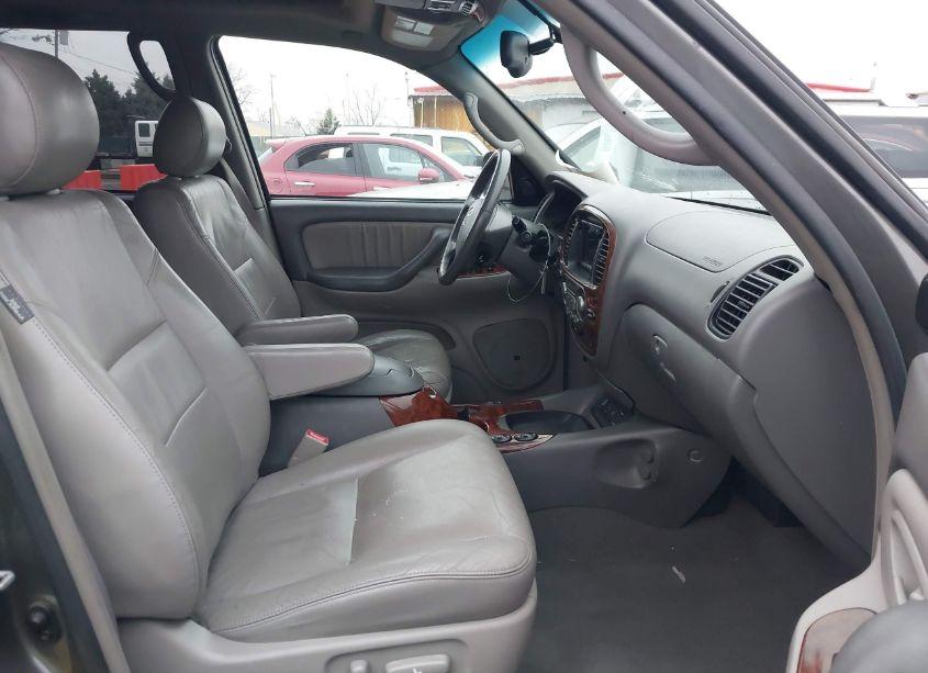 Photo 5 of 2005 Toyota Sequoia LIMITED V8 (VIN 5TDBT48A75S236444)