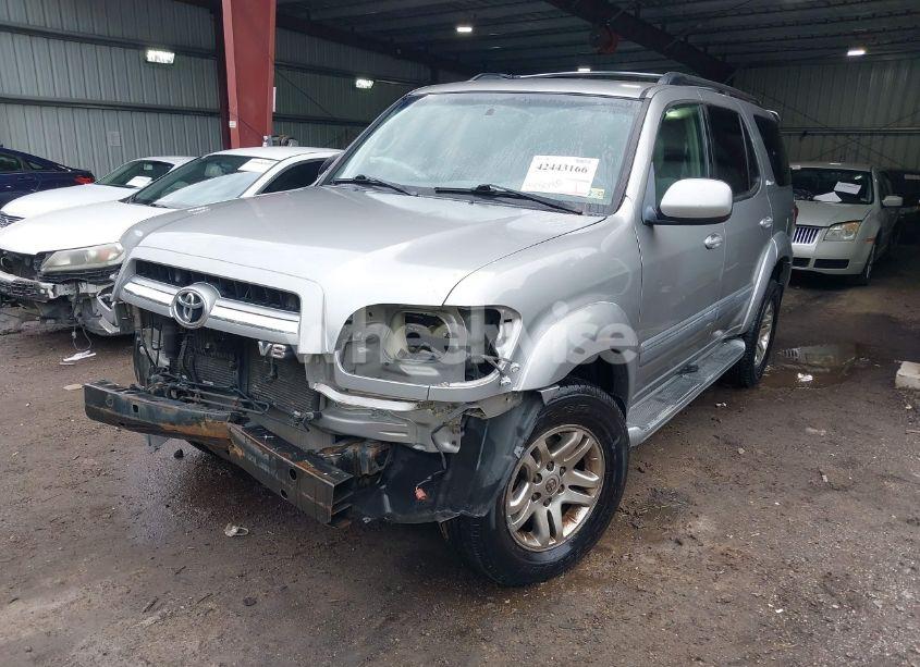 Photo 2 of 2005 Toyota Sequoia LIMITED V8 (VIN 5TDBT48A75S256810)