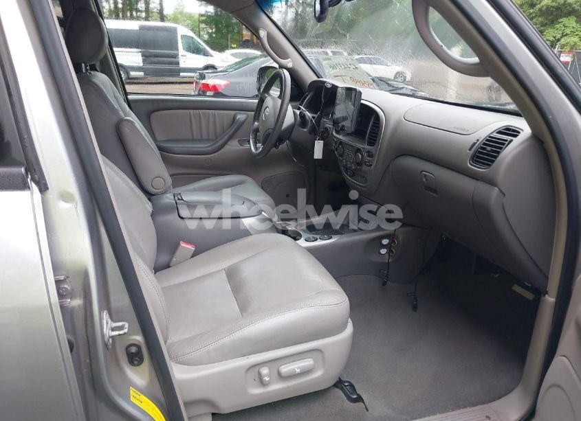 Photo 5 of 2005 Toyota Sequoia LIMITED V8 (VIN 5TDBT48A75S256810)