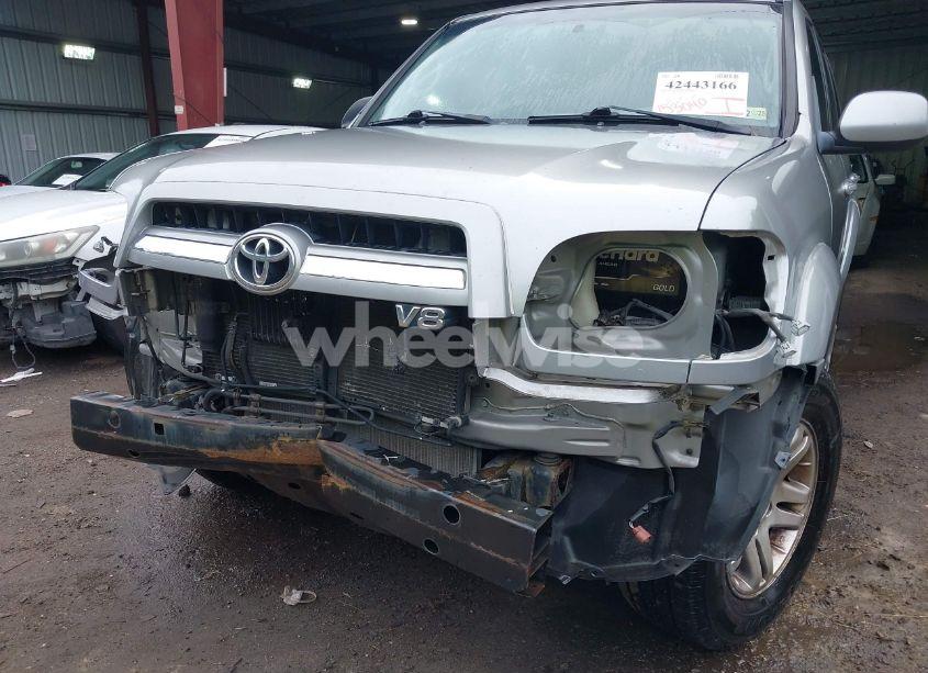 Photo 6 of 2005 Toyota Sequoia LIMITED V8 (VIN 5TDBT48A75S256810)