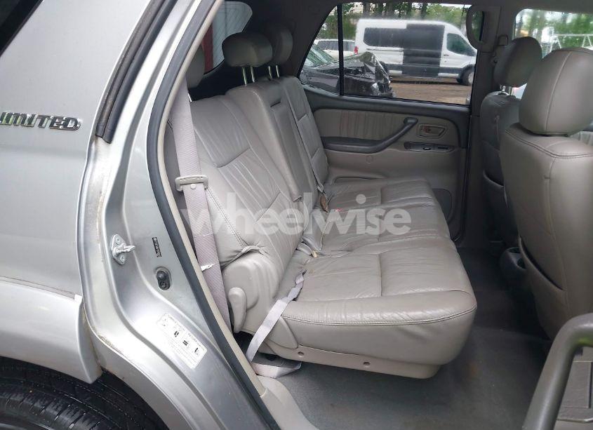 Photo 8 of 2005 Toyota Sequoia LIMITED V8 (VIN 5TDBT48A75S256810)