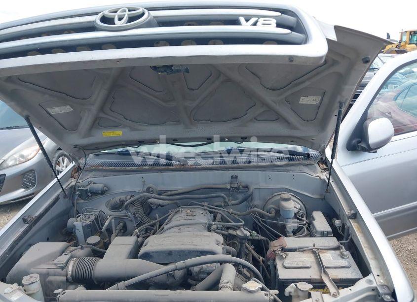 Photo 10 of 2001 Toyota Sequoia LIMITED V8 (VIN 5TDBT48A81S018913)