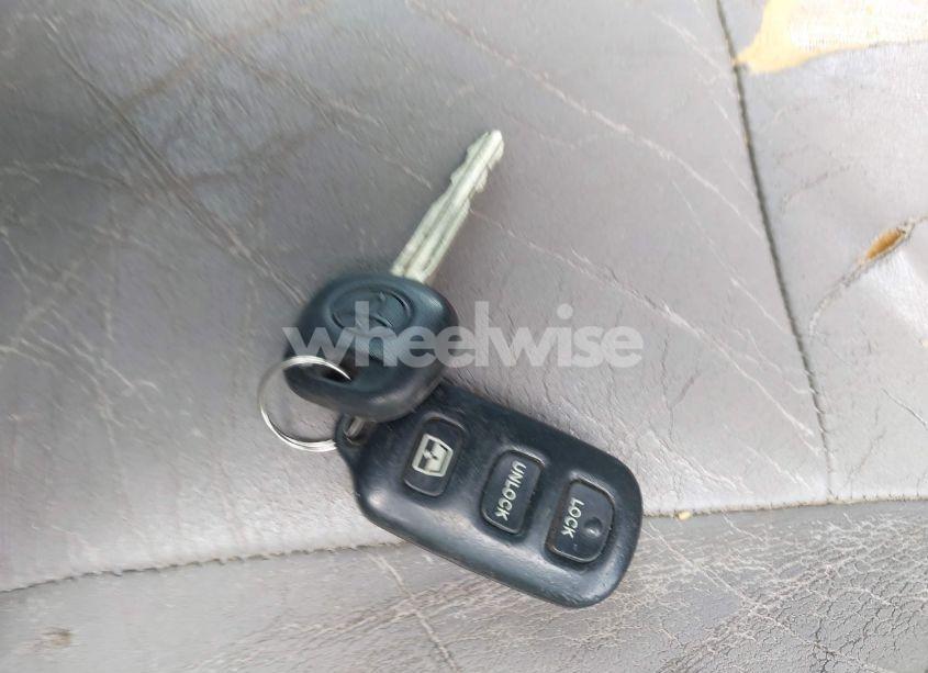 Photo 11 of 2001 Toyota Sequoia LIMITED V8 (VIN 5TDBT48A81S018913)