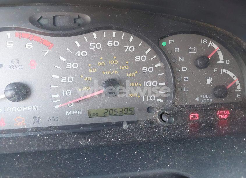 Photo 7 of 2002 Toyota Sequoia LIMITED V8 (VIN 5TDBT48A82S105535)