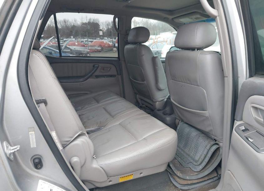 Photo 8 of 2003 Toyota Sequoia LIMITED (VIN 5TDBT48A83S179944)