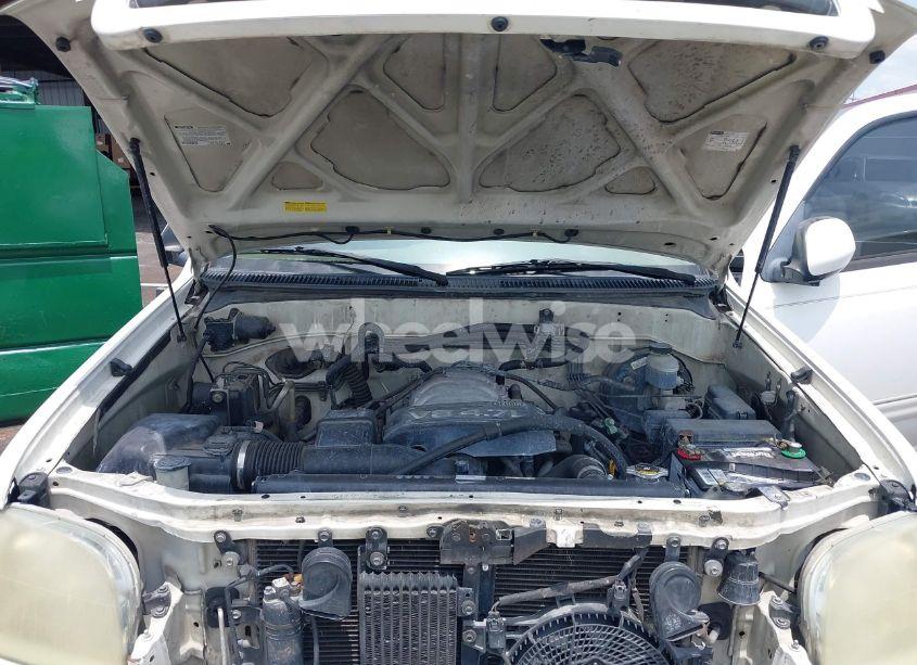 Photo 10 of 2004 Toyota Sequoia LIMITED V8 (VIN 5TDBT48A84S219005)