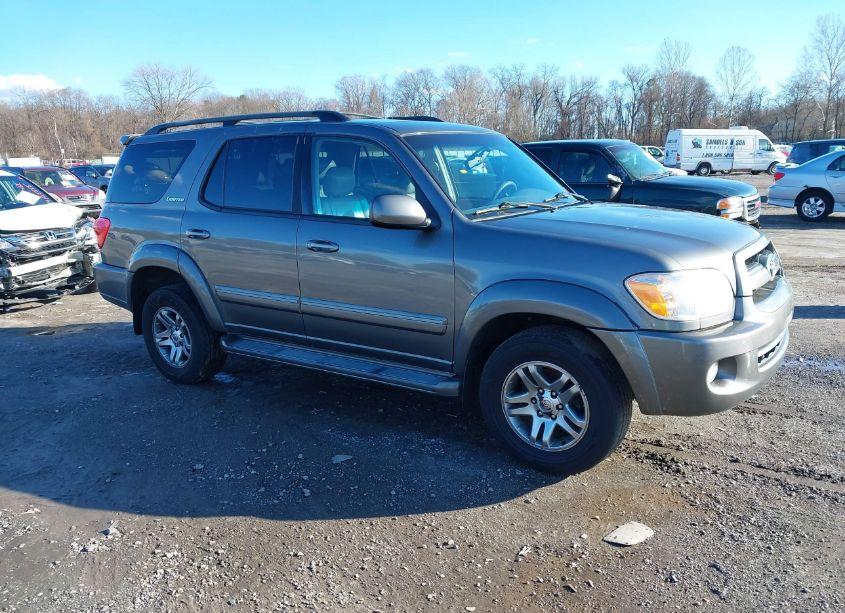 2005 Toyota Sequoia LIMITED V8 (VIN 5TDBT48A85S246397) main photo