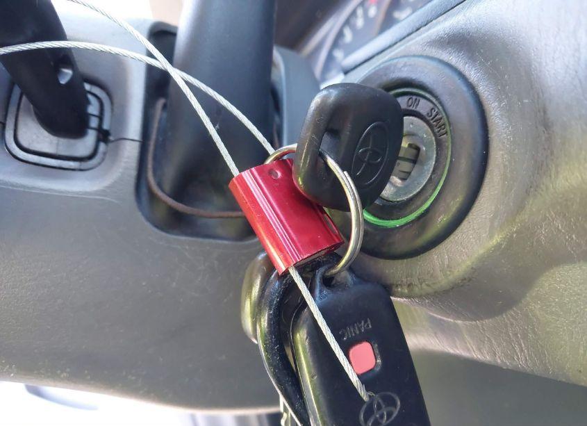 Photo 11 of 2005 Toyota Sequoia LIMITED V8 (VIN 5TDBT48A85S246397)