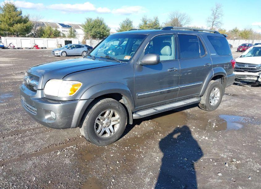 Photo 2 of 2005 Toyota Sequoia LIMITED V8 (VIN 5TDBT48A85S246397)