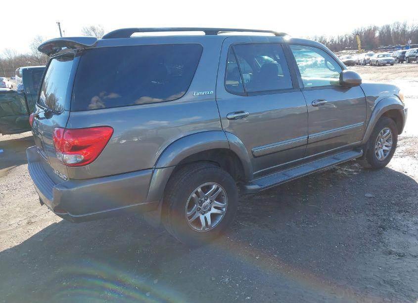 Photo 4 of 2005 Toyota Sequoia LIMITED V8 (VIN 5TDBT48A85S246397)