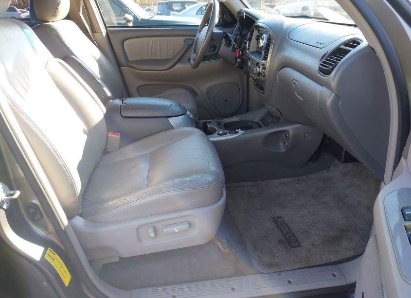 Photo 5 of 2005 Toyota Sequoia LIMITED V8 (VIN 5TDBT48A85S246397)